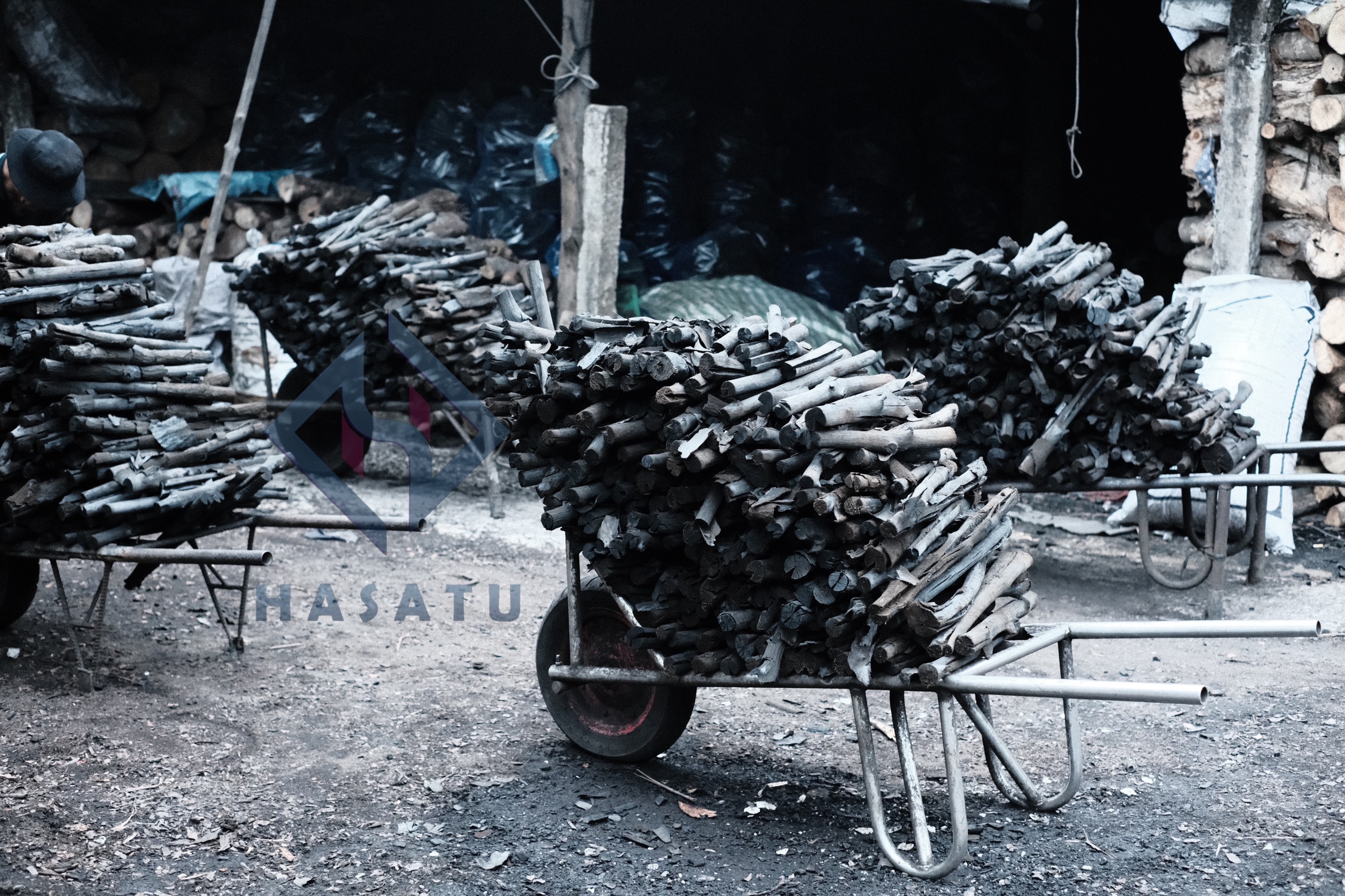 MANGROVE CHARCOAL SMALL SIZE